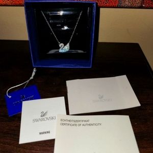 Swarvoski swan necklace
